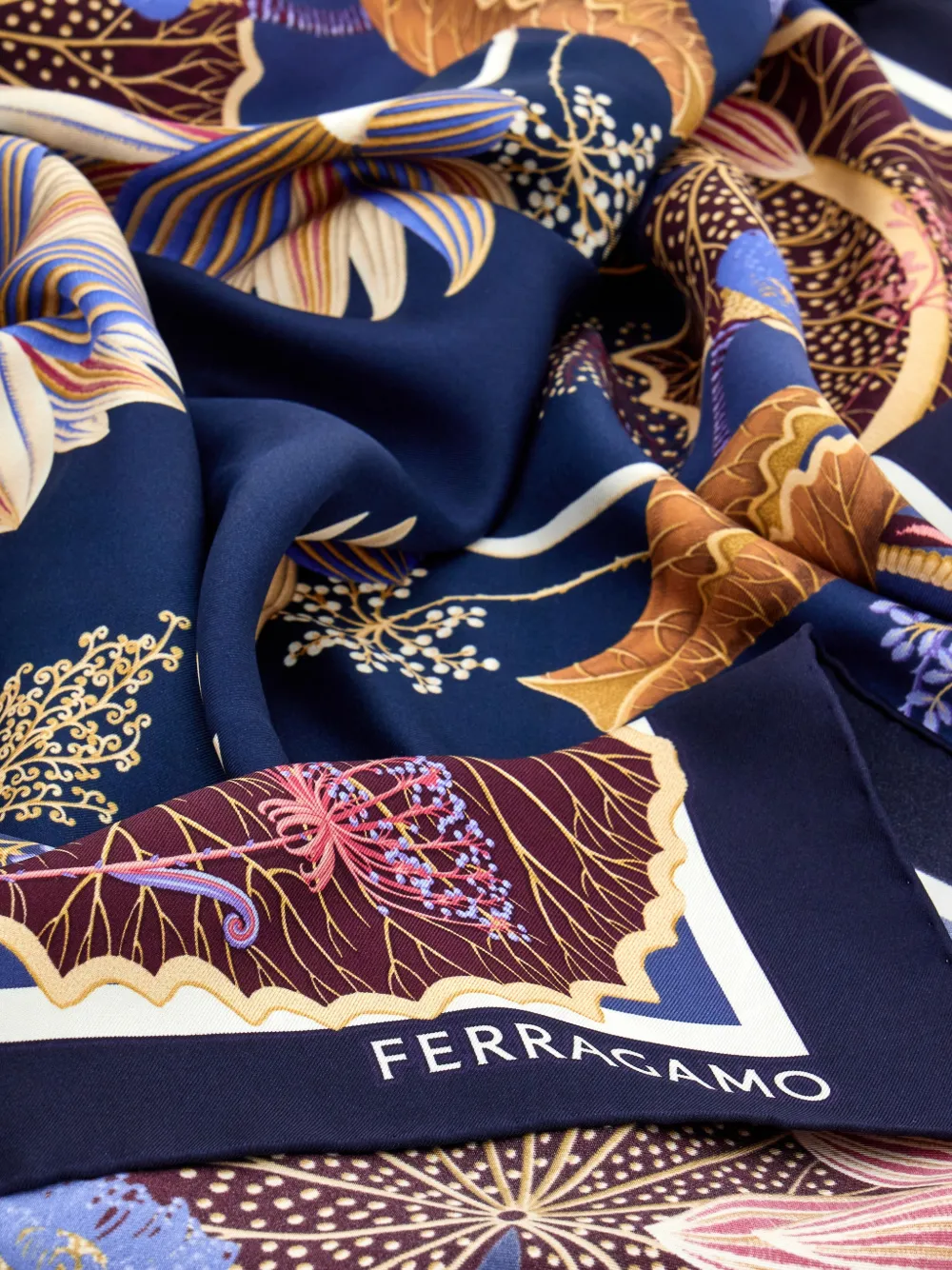 Ferragamo Sjaal met print Blauw