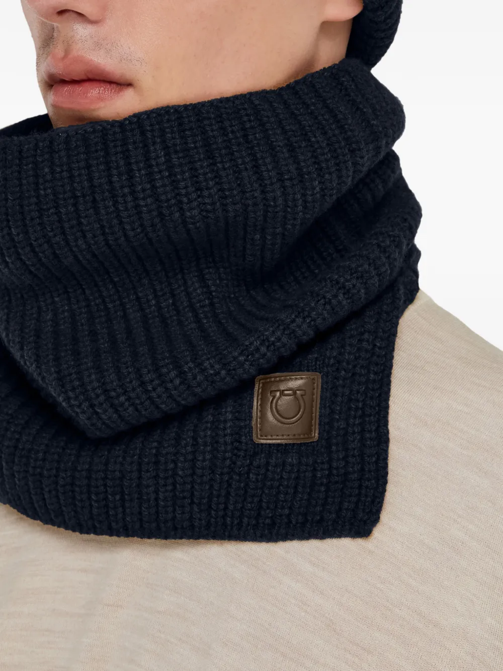 Ferragamo ribbed tag neck warmer - Blauw