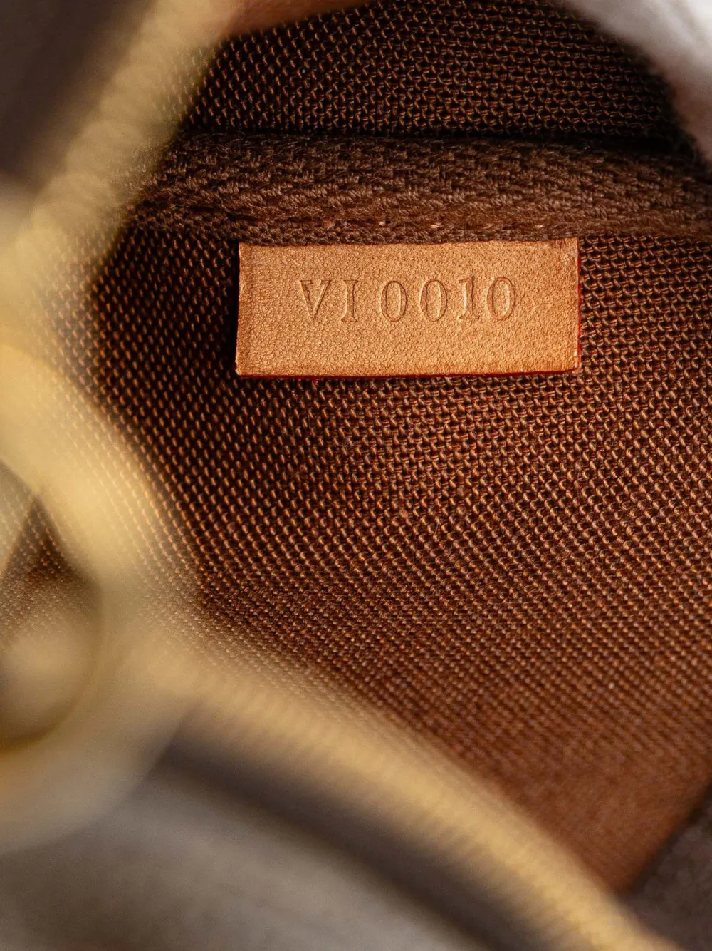 Pre-owned Louis Vuitton 2000 Monogram Pochette Accessoires Shoulder Bag In Brown