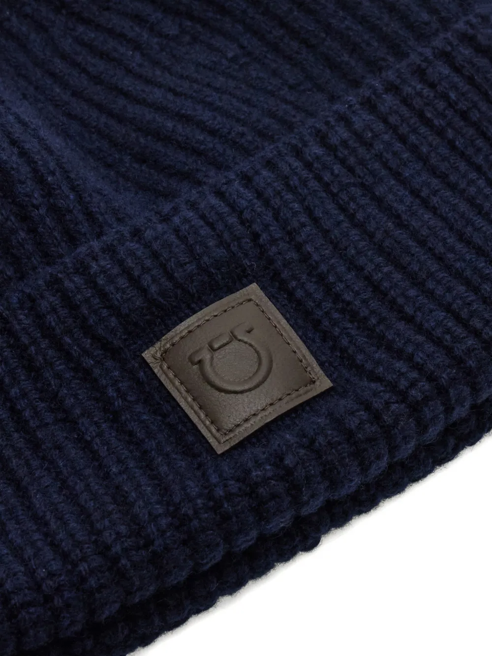 Ferragamo ribbed tag knitted beanie - Blauw