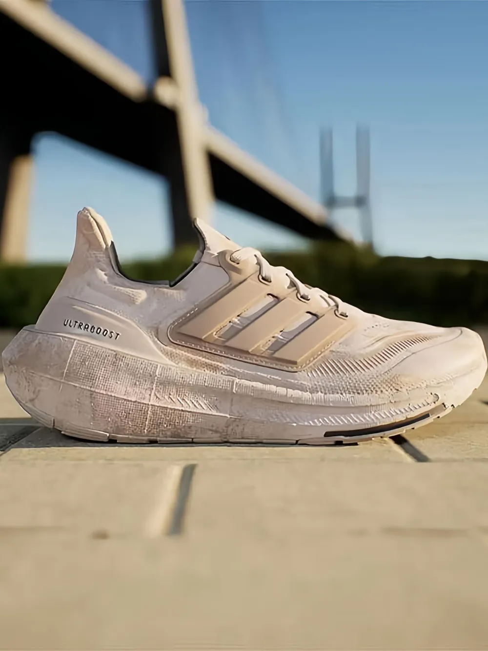 adidas Ultraboost Light Sneakers Roze