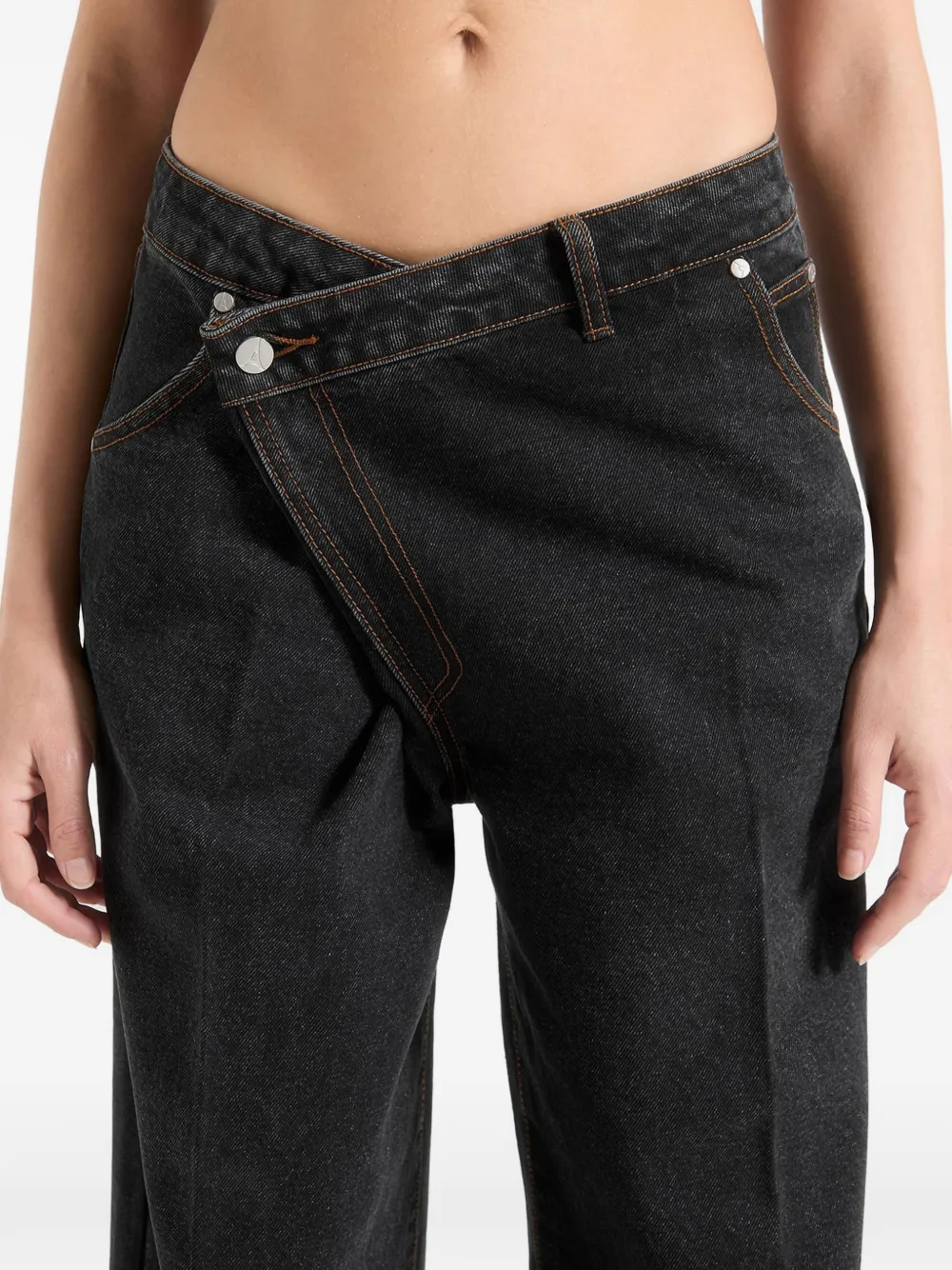 Manière De Voir Astrid gewassen wikkeljeans met wijde pijpen Zwart