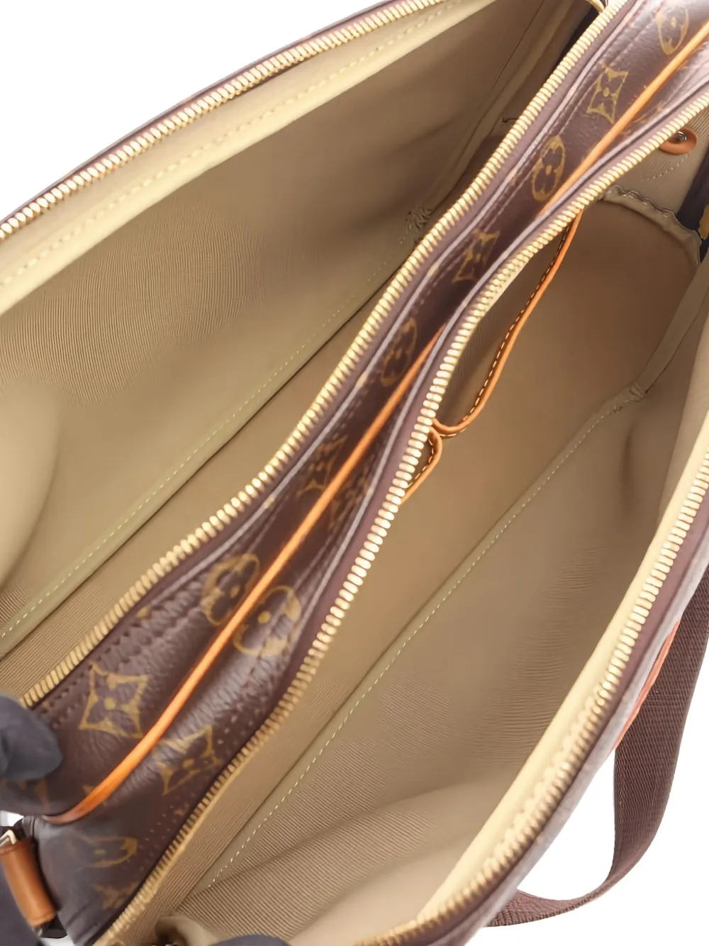 Pre-owned Louis Vuitton 2000 Monogram Reporter Shoulder Bag In Brown