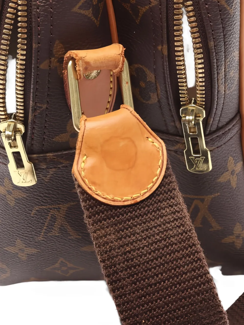 Pre-owned Louis Vuitton 2000 Monogram Reporter Shoulder Bag In Brown