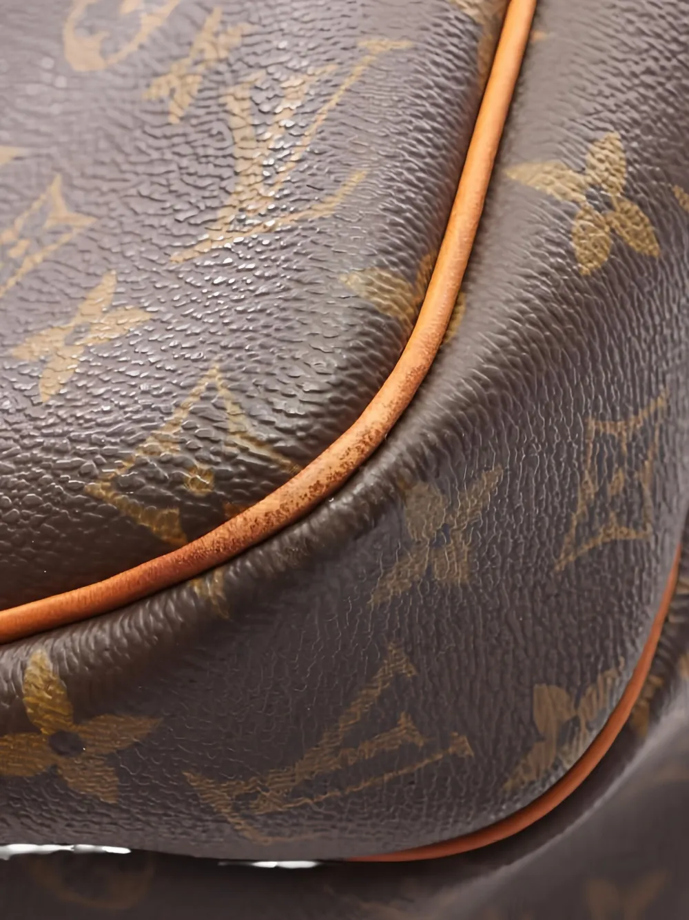 Pre-owned Louis Vuitton 2000 Monogram Reporter Shoulder Bag In Brown