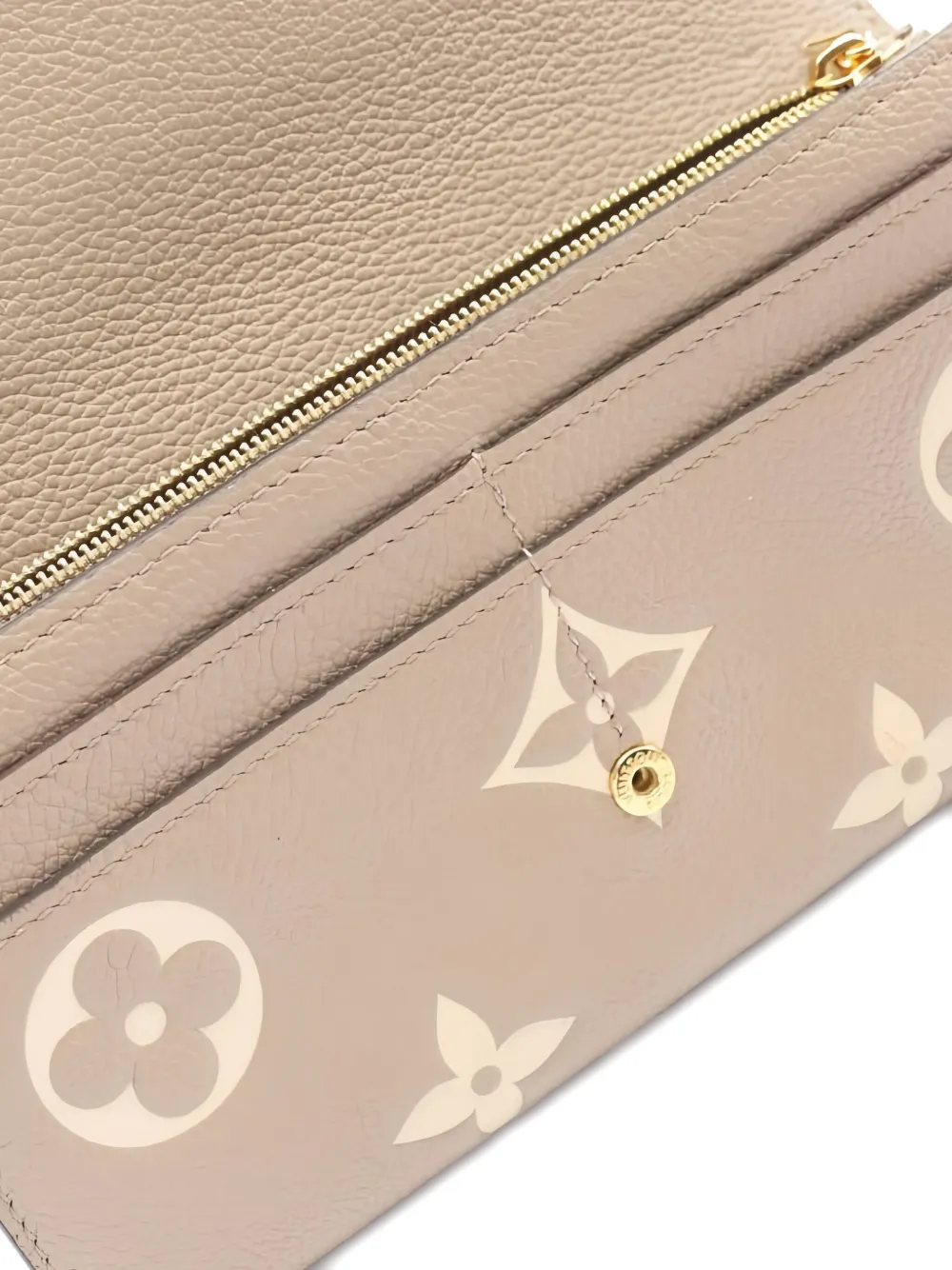 Pre-owned Louis Vuitton 2021s Sarah Monogram Wallet In Neutral