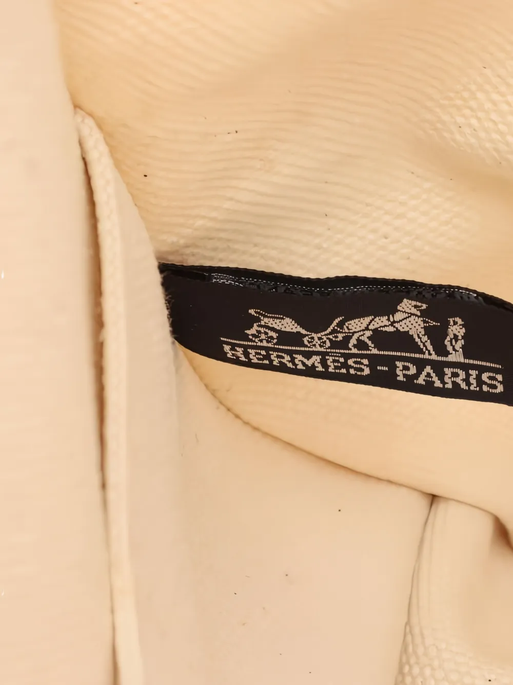 Pre-owned Hermes 2000s Bora Bora Pm Tote Bag In Neutral