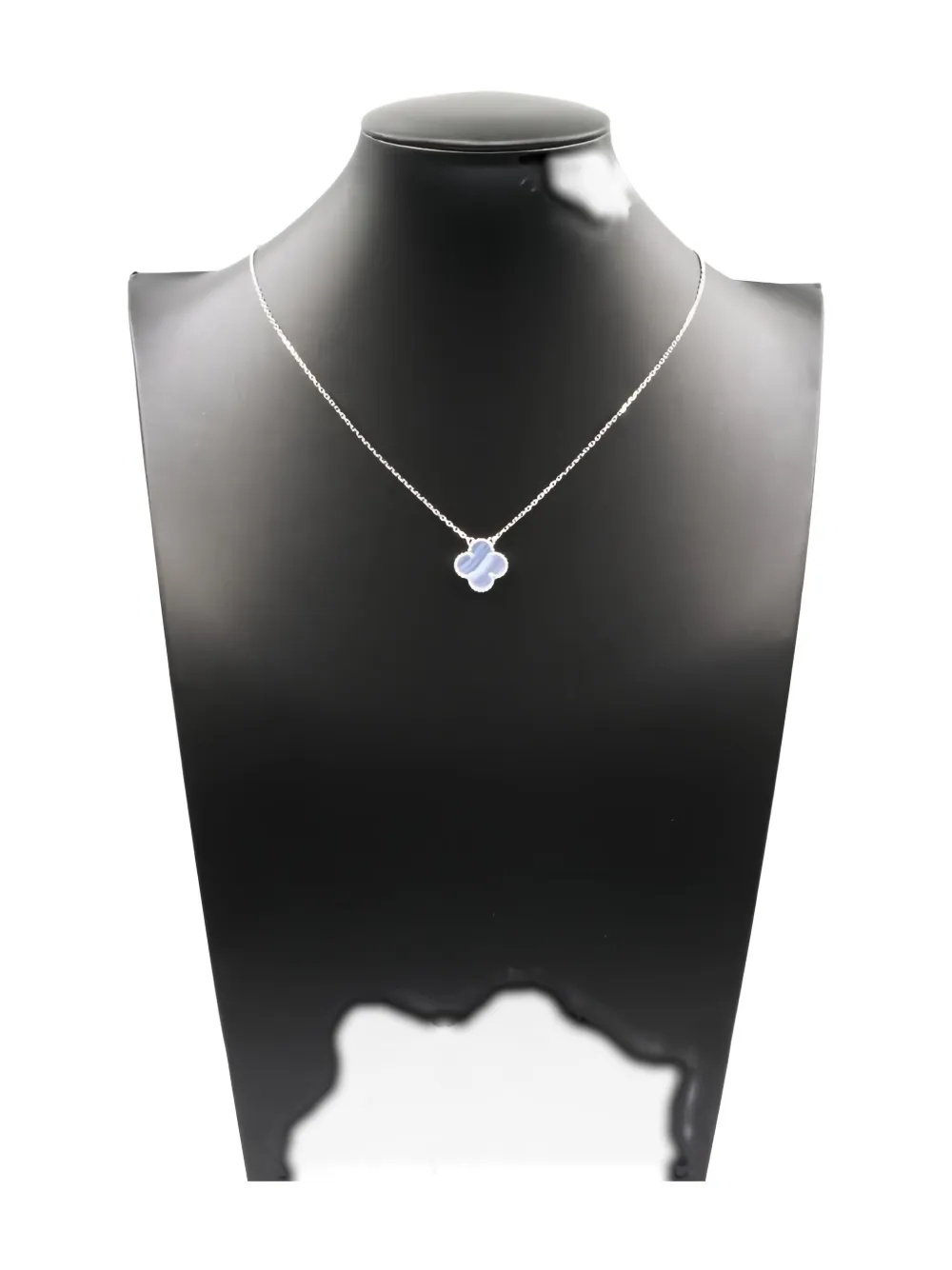 Pre-owned Van Cleef & Arpels 2010's 18k White Gold Alhambra Chalcedony Necklace In Silver