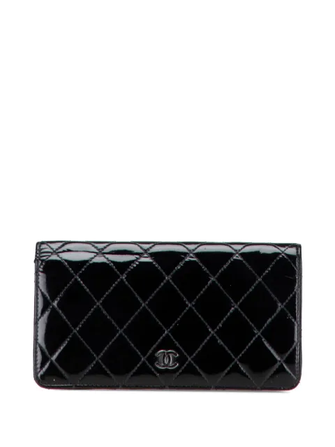 CHANEL Pre-Owned 2012 CC Quilted Patent L Yen Bifold Wallet long wallets