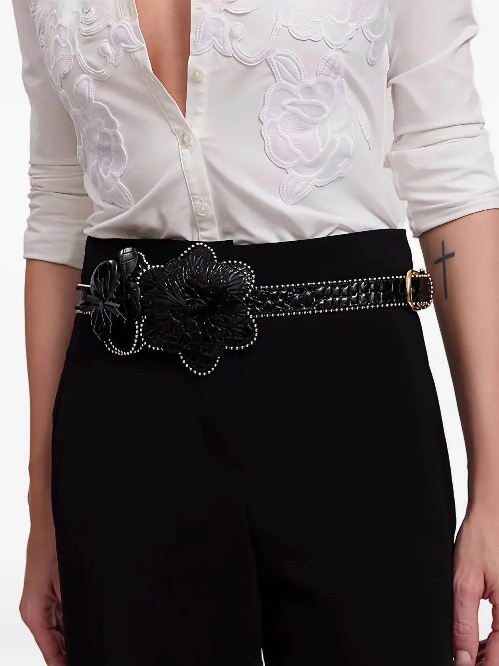 Anne Fontaine Riem verfraaid met bloemen en studs - Zwart