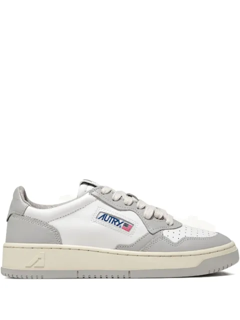 Autry Medalist Low perforated sneakers