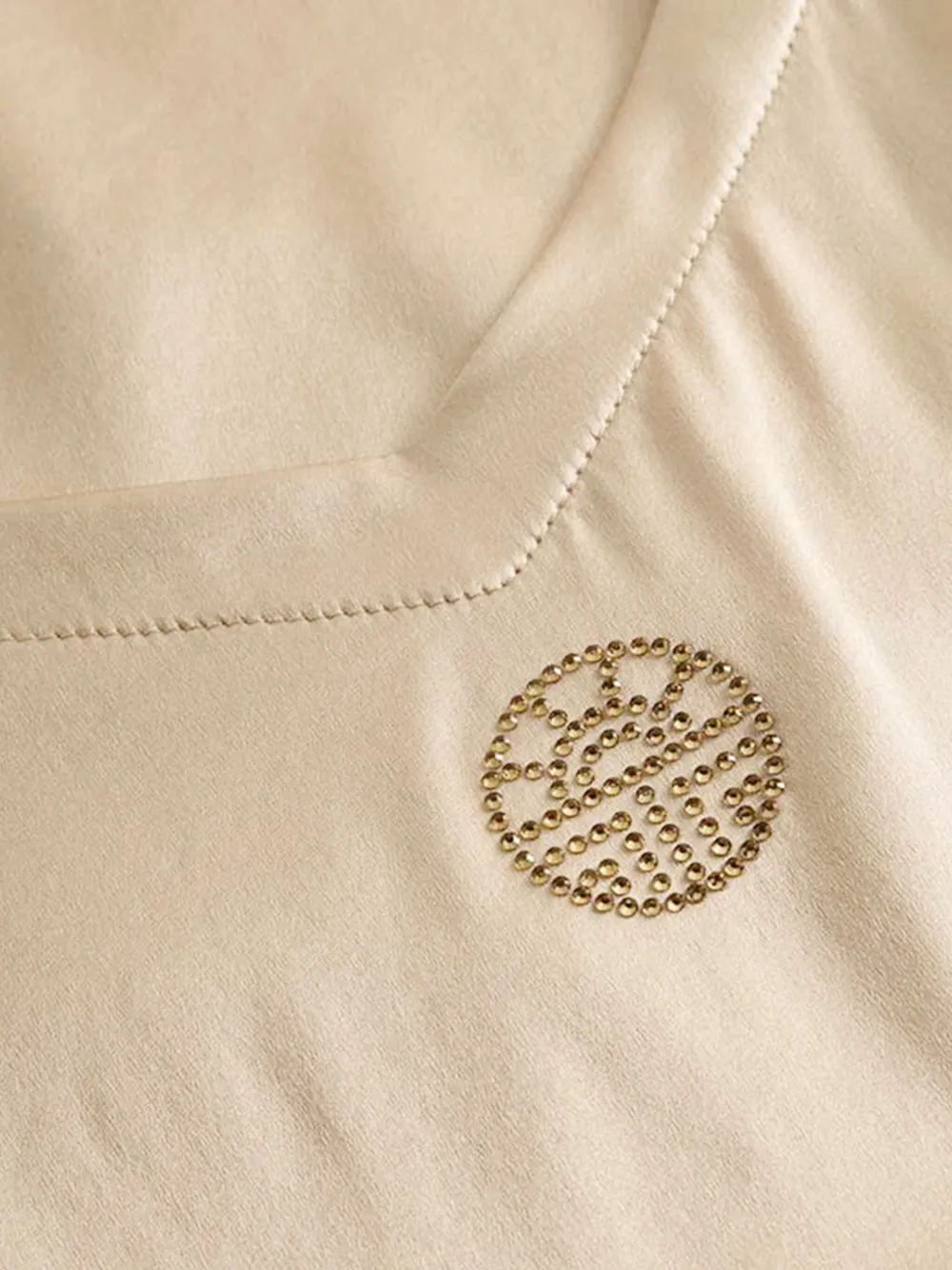 Louis Feraud Nachtjapon met spaghettibandjes en veren Beige
