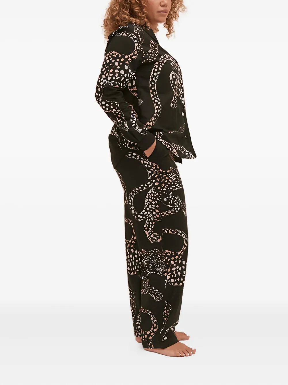 Desmond & Dempsey Jag lange pyjama met knopen en print Zwart