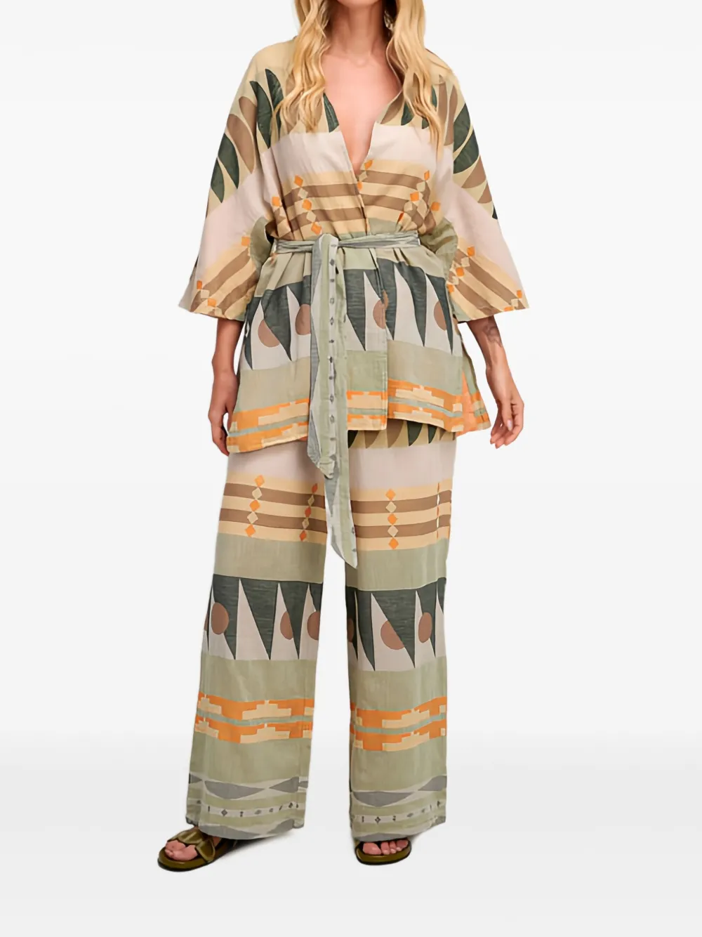 PEARL & CAVIAR Zakar jas met geometrische ceintuur - Beige