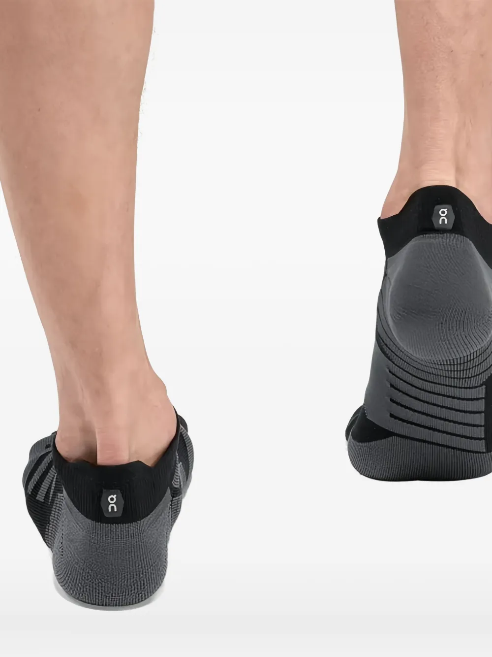 On Running geometric-panel low socks | Image 2