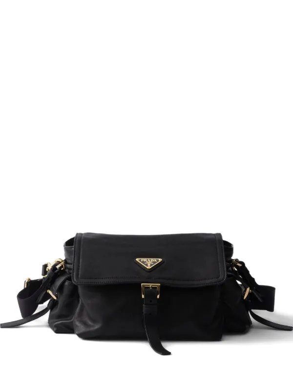 Prada エクスプローラ レザーショルダーバッグ M | ブラック | FARFETCH JP
