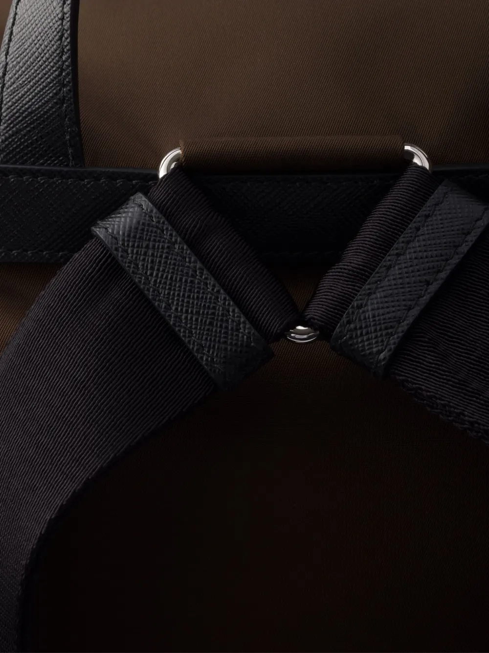 Prada Rugzak met zakken aan de voorkant Bruin