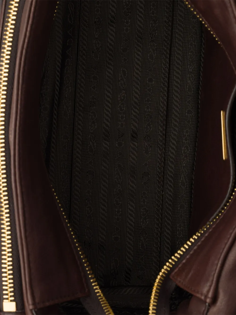 Prada Medium Explore leren schoudertas Bruin