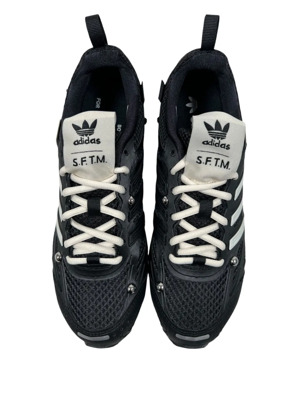 Song For The Mute x adidas Adizero PR SFTM sneakers met studs Zwart