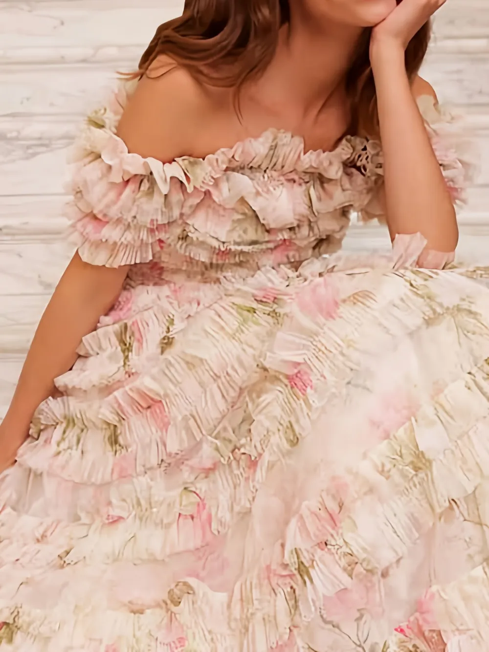 Needle & Thread Rose Lisette off-shoulder jurk Beige