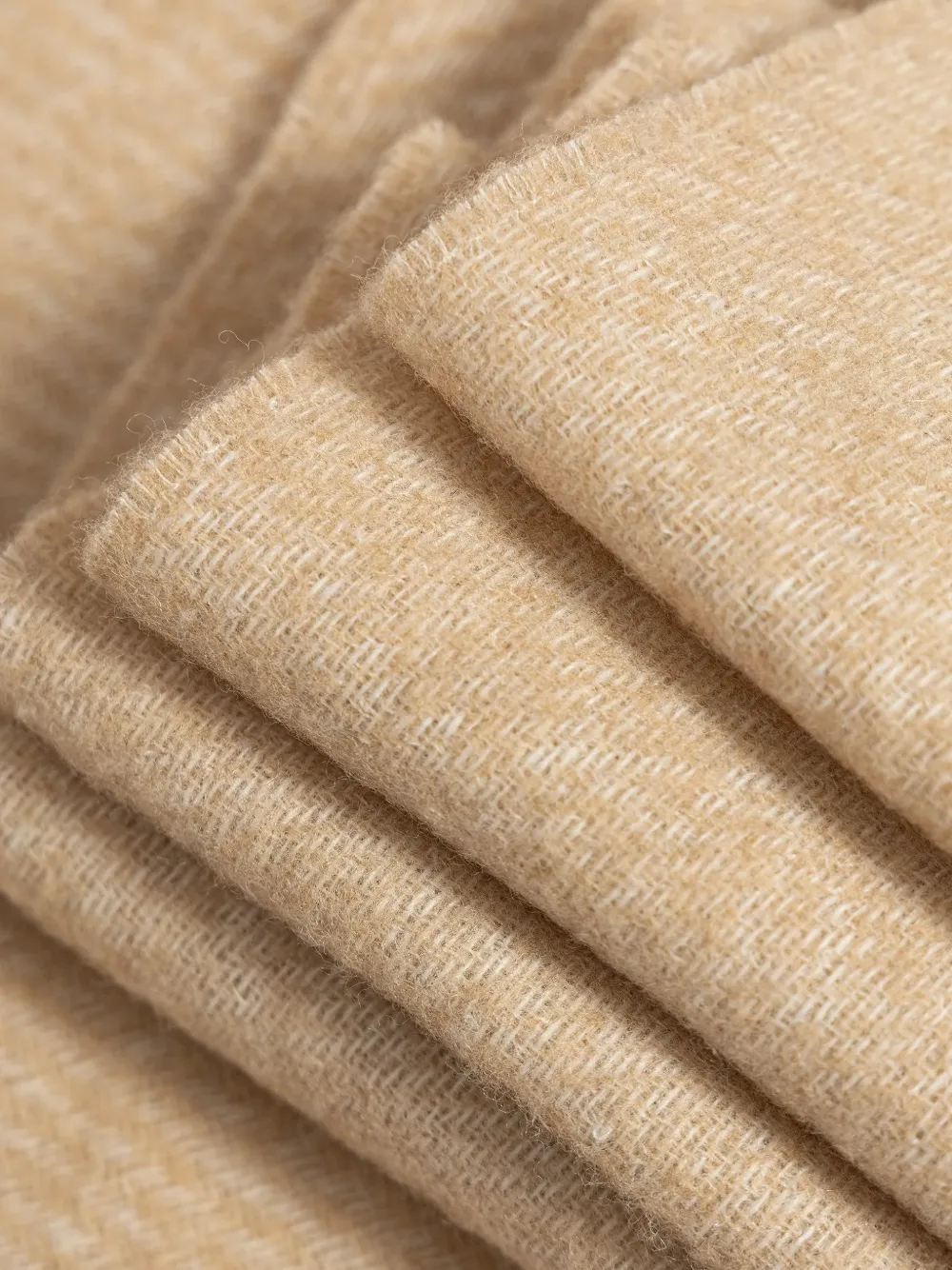 Patrizia Pepe Sjaal met franje Beige