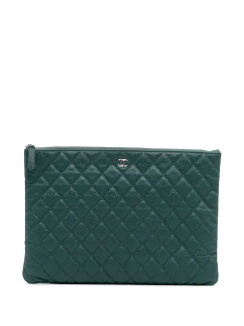 CHANEL Pre-Owned 2017-2018 große O Case Clutch aus Kaviarleder mit Steppung