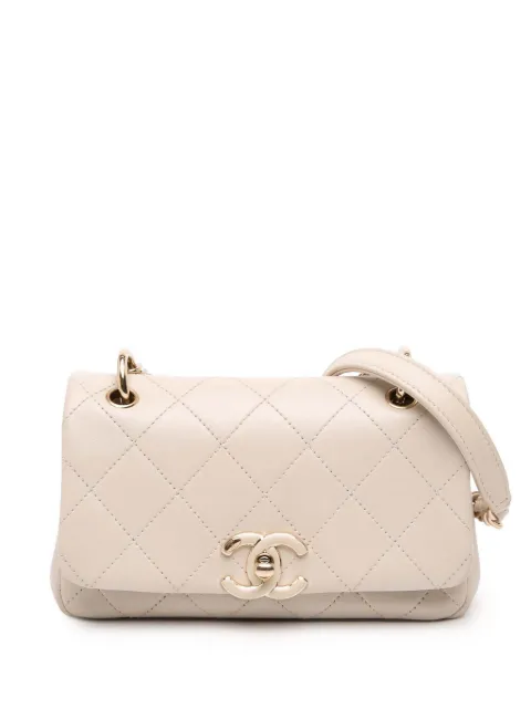 CHANEL Pre-Owned bolsa crossbody Flap mediana de piel de cordero con caena torcida y logo CC 2020