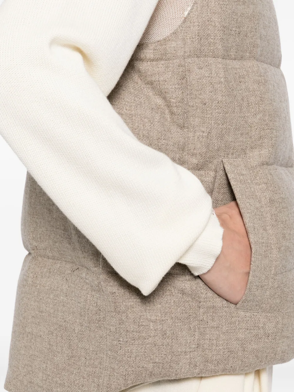 Lardini Mouwloos donsjack Beige