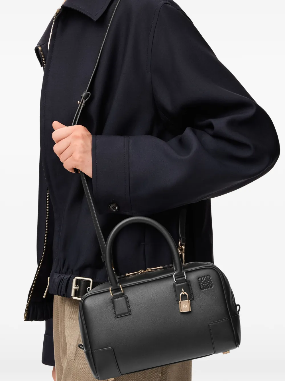 LOEWE Amazona 23 Bag in Nappa Calfskin in Black, view 3