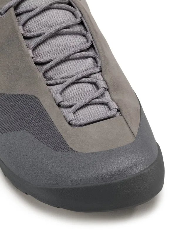 Arc'teryx Konseal GTX スニーカー | グレー | FARFETCH JP