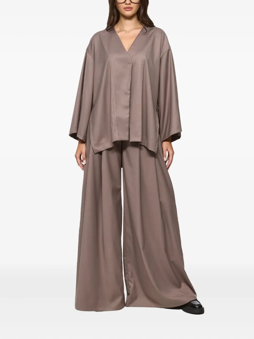HAMZA Kimi V-neck jacket | Oversized Jackets | Image 2