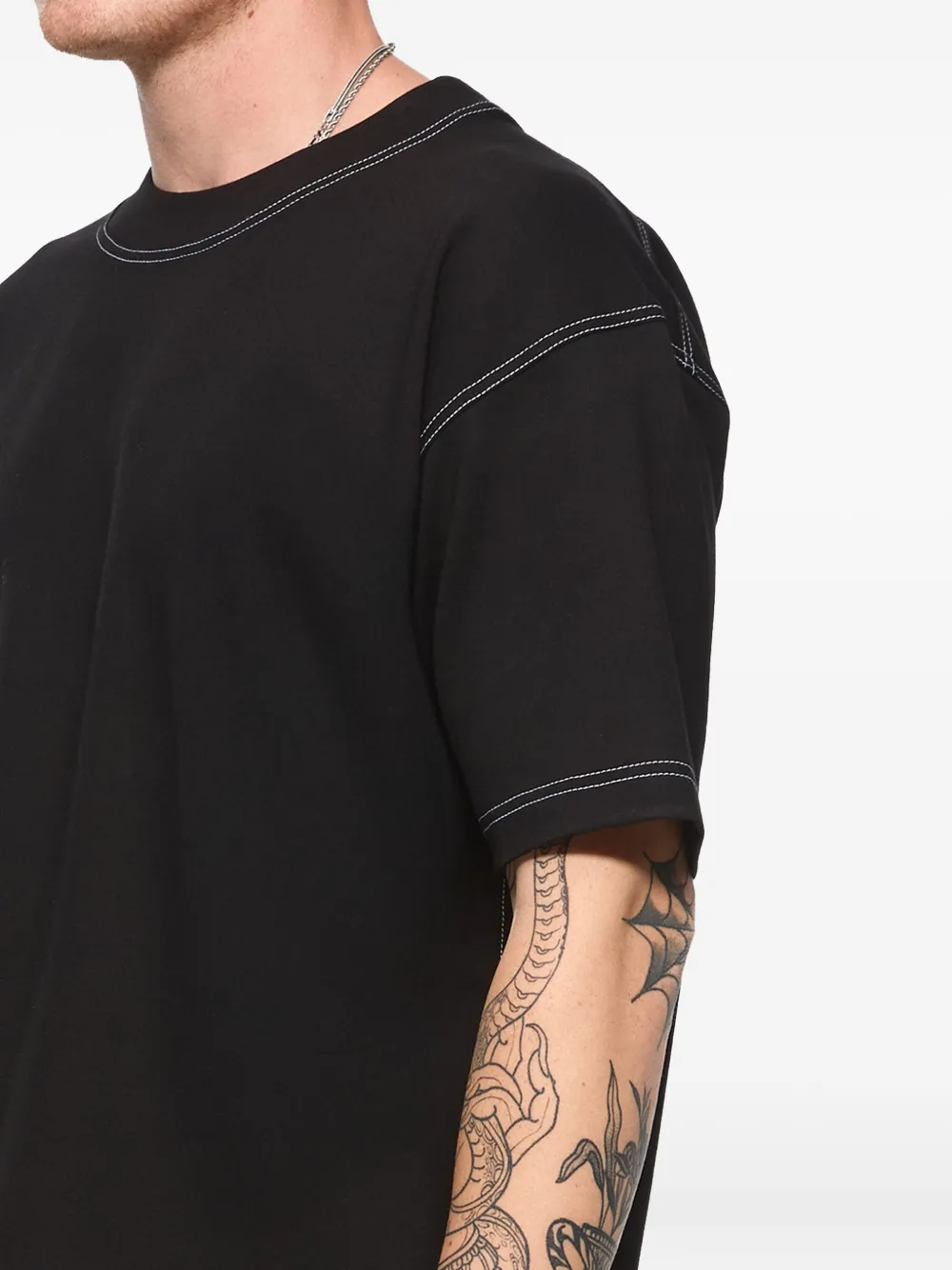 Hamza Khan Contrast-stitching T-shirt In Black