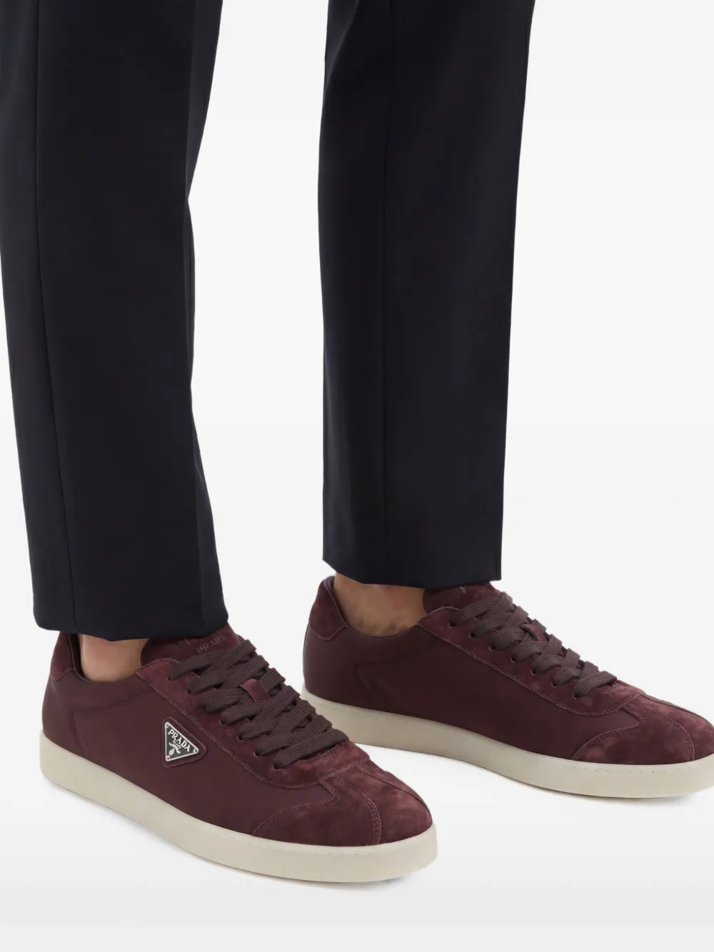 Prada Sneakers met triangel logo Rood