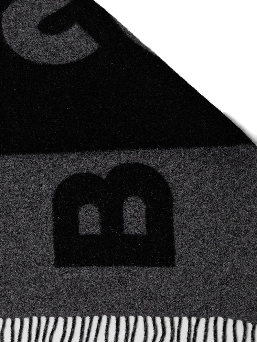 BOSS fringed logo-detail scarf - Grijs