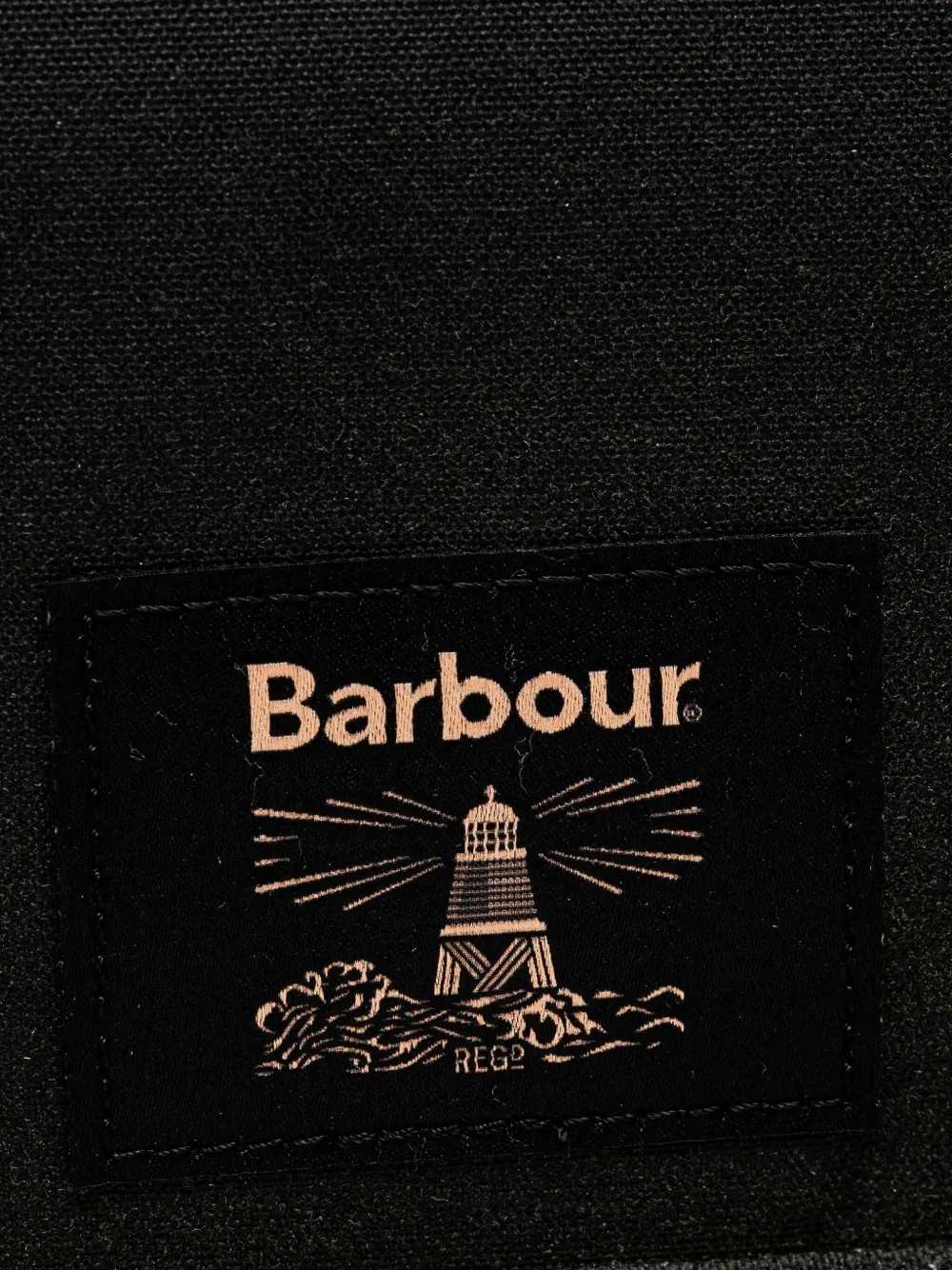 Barbour Logo-patch Messenger Bag In Green