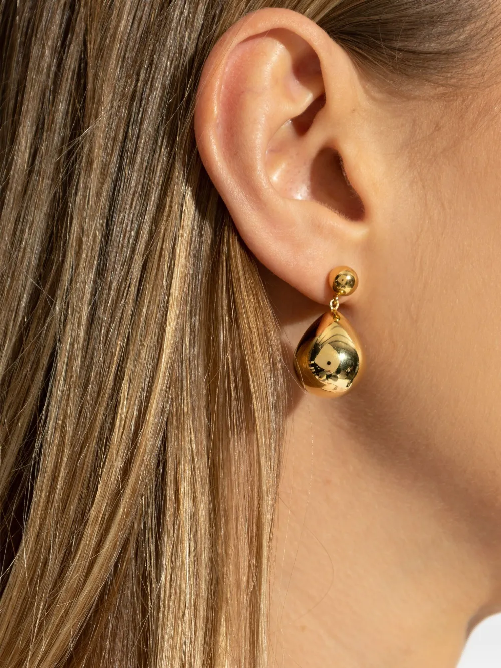 LIE STUDIO Julie drop earrings - Goud