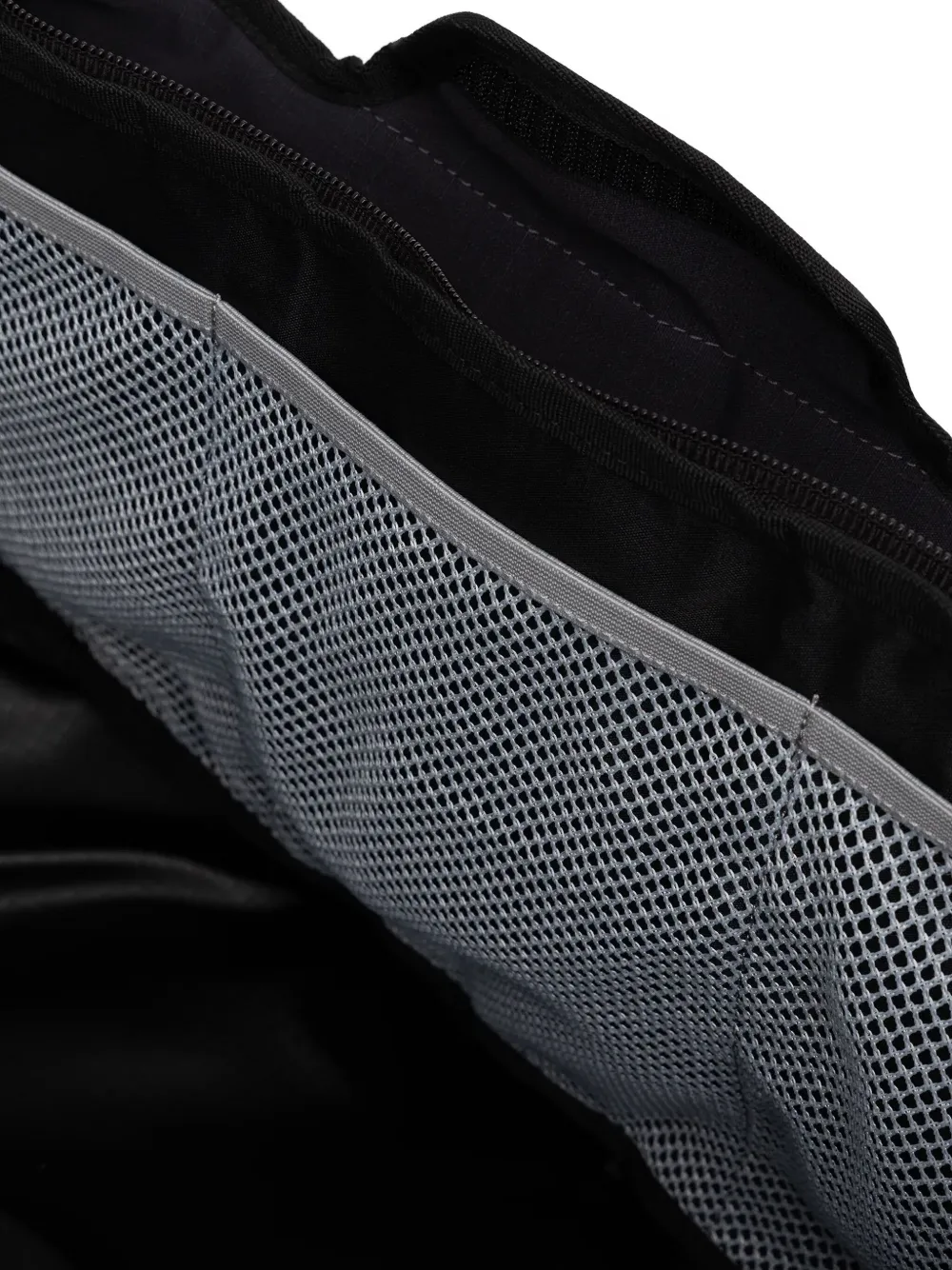 Jack Wolfskin Duffle 45 Logo-print Luggage Bag In Black