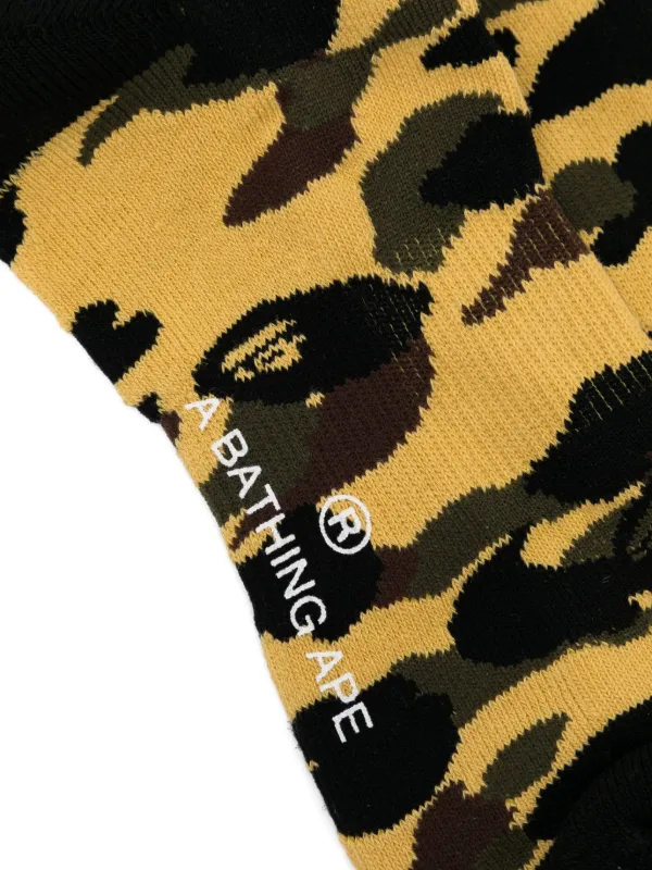 A BATHING APE® カモフラージュ 靴下 | ブラウン | FARFETCH JP