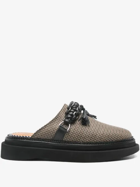 Toga Virilis mules Pulla