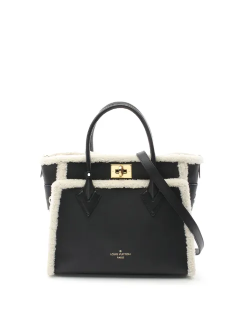 Louis Vuitton Pre-Owned شنطة 'أون ماي سايد MM' بمونوغرام وبحمالة كتف 2021-2025