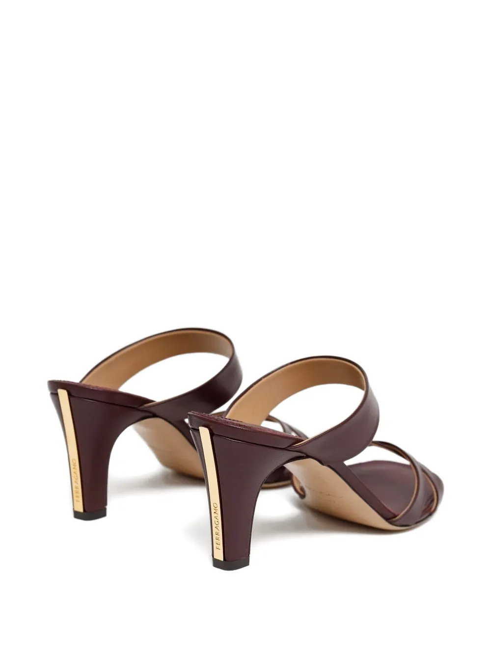 Ferragamo Tami sandalen met gekruiste bandjes en hak Rood