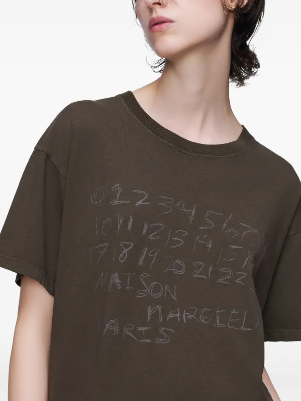 Maison Margiela numbers-motif T-shirt | Brown | FARFETCH