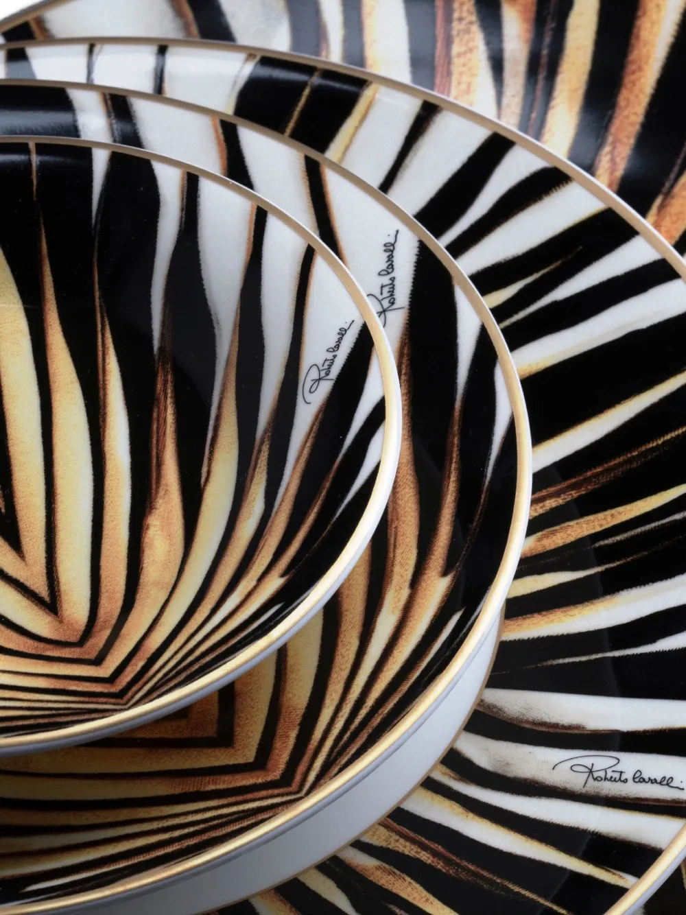 Roberto Cavalli Ray Of Gold bread plates (set of two) | Tableware | Image 2
