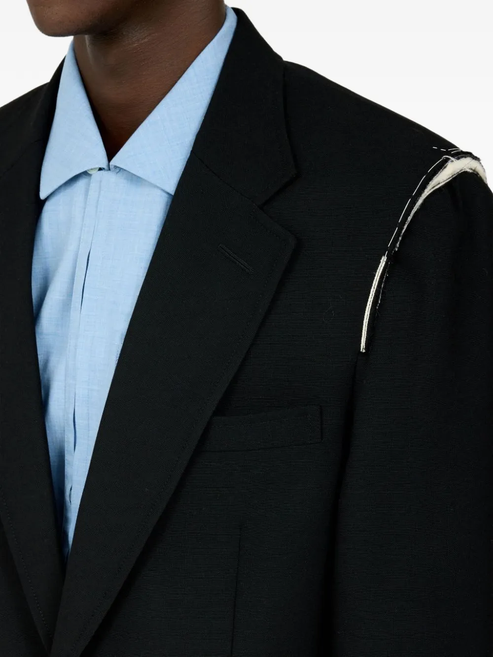 shoulder-detail blazer