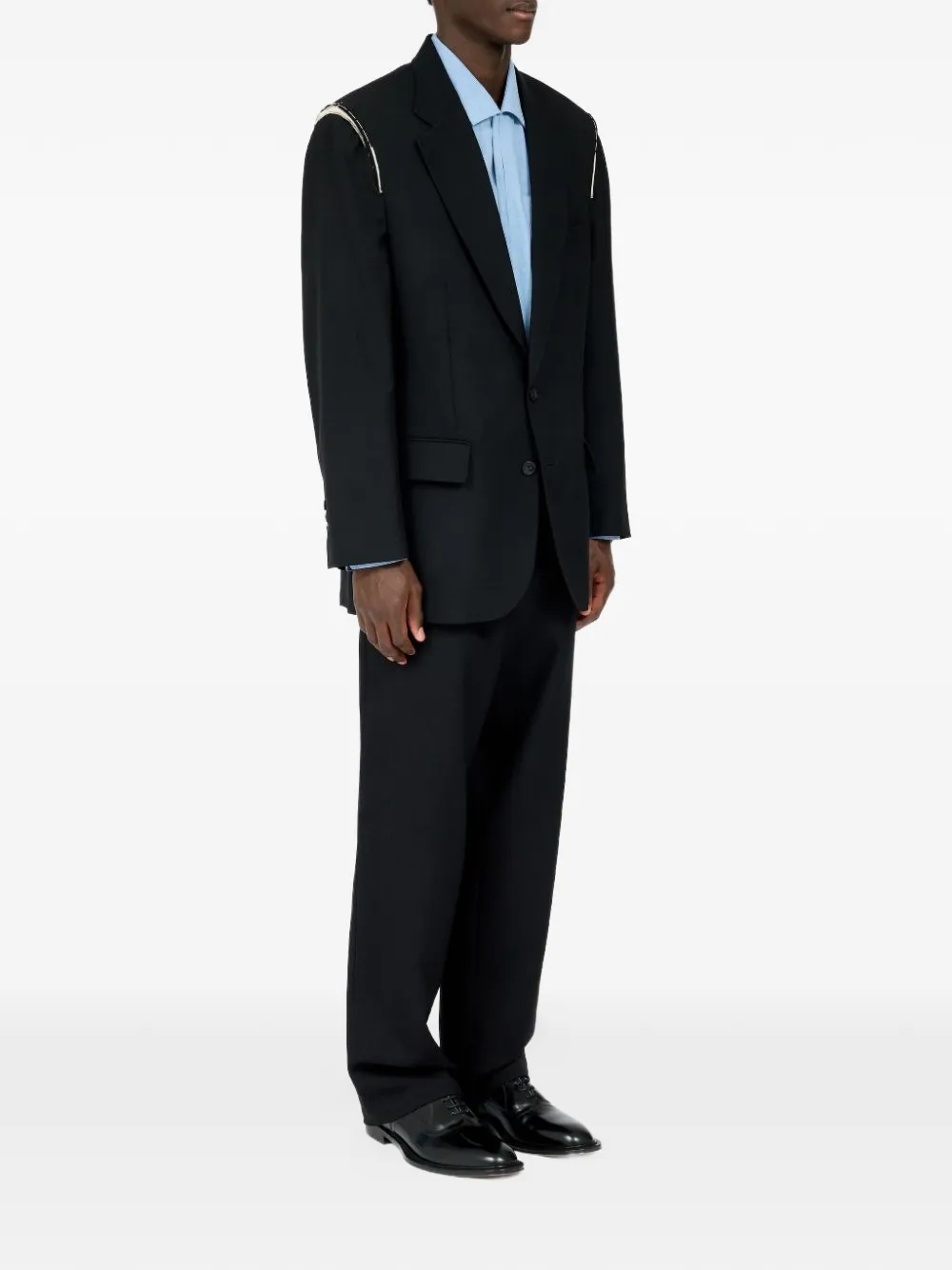 shoulder-detail blazer