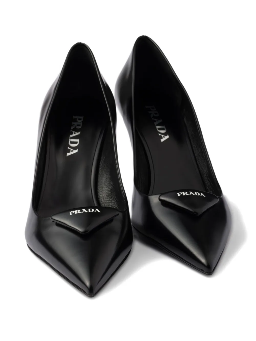 Prada Pumps met puntige neus Zwart