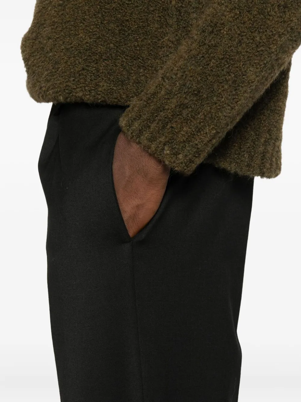 AMARÁNTO Broek met geplooide voorkant Zwart