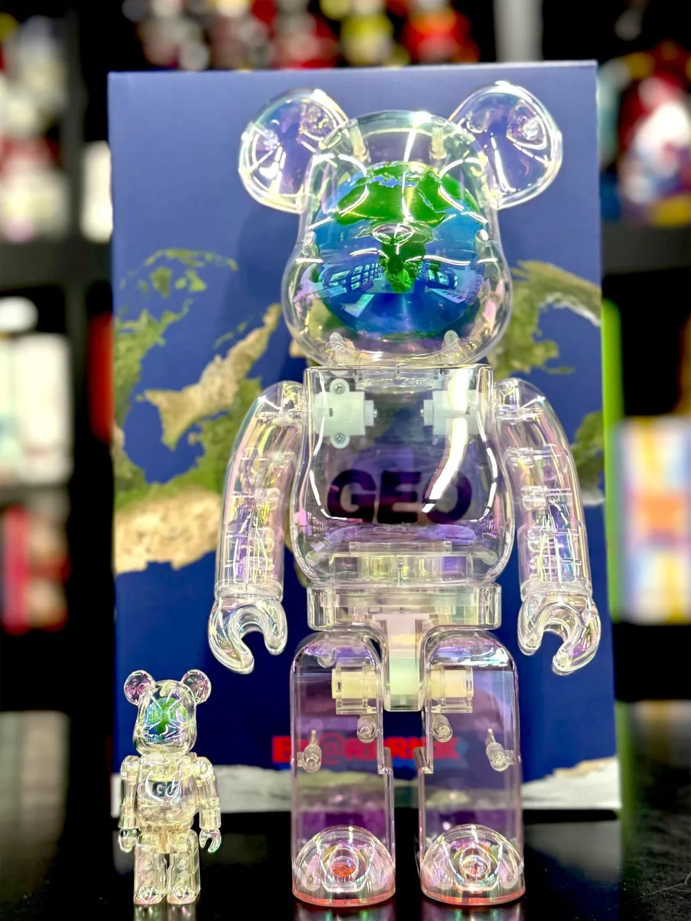 MEDICOM TOY x GEO BE@RBRICK Earth 100% And 400% Figure Set | White