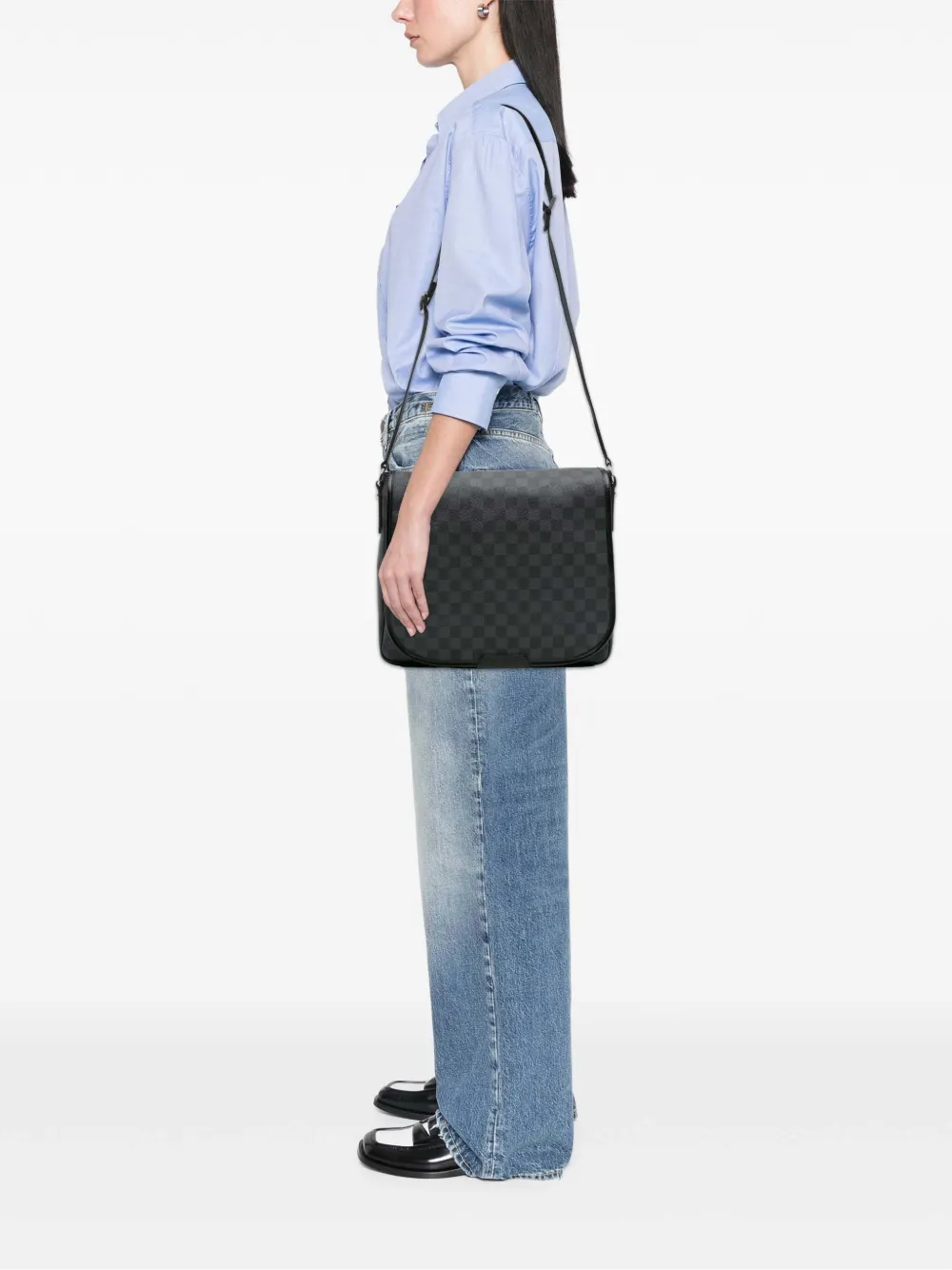 Pre-owned Louis Vuitton 2009 Damier Graphite Daniel Mm Crossbody Bag In Black