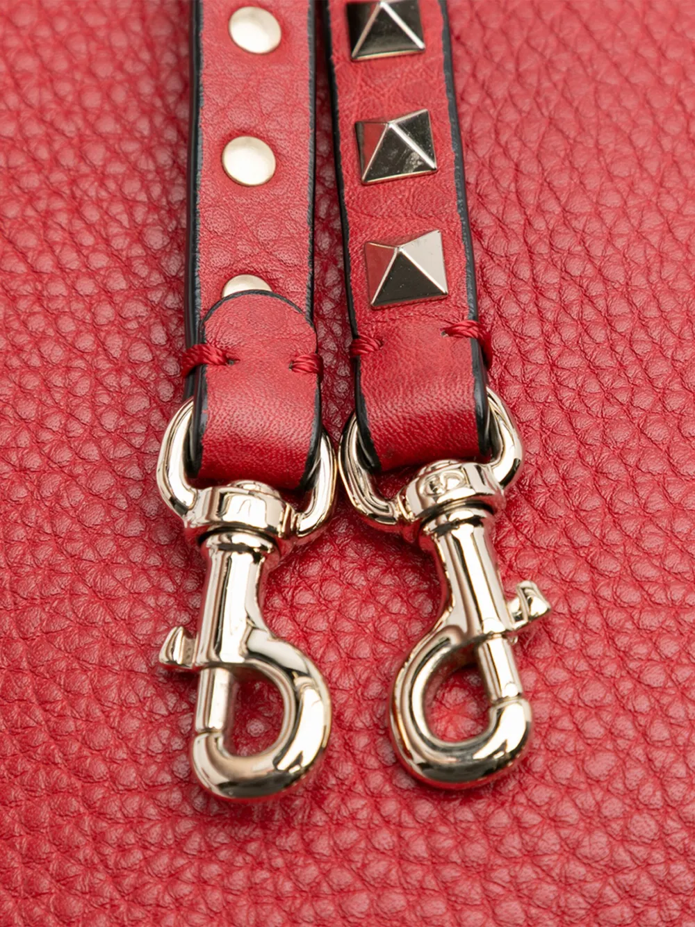 Pre-owned Valentino Garavani 2000-2017 Medium Leather Rockstud Trapeze Satchel In Red